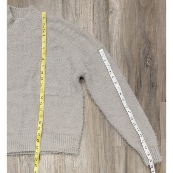 Amuse Society Women's Cozy Sweater size xsmall - Picture 3 of 7